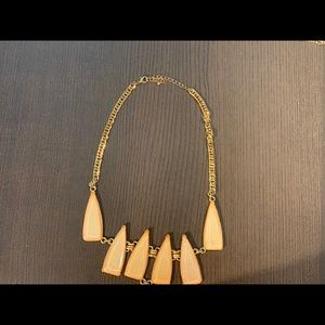 Gorgeous statement necklace!